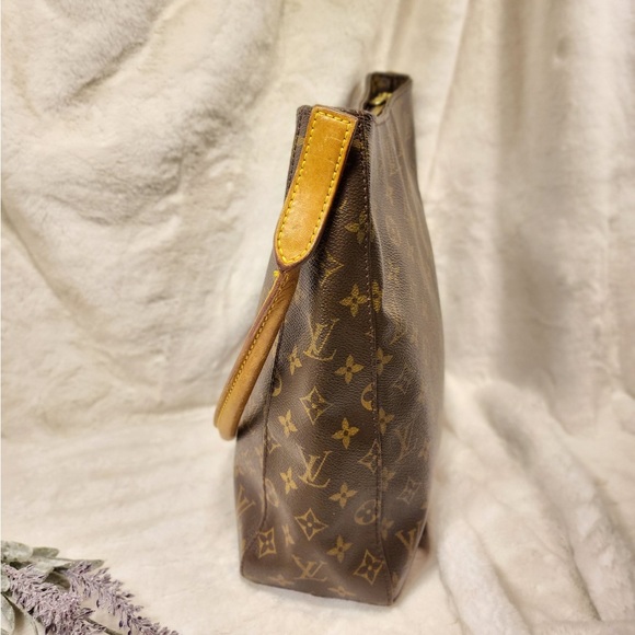 Authentic Louis Vuitton Looping GM - Picture 8 of 16